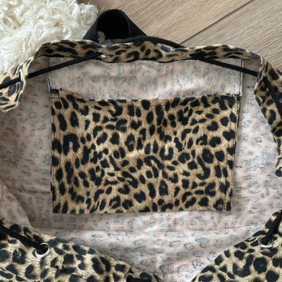 PINK Leopard print Laundry Bag with Shoulder Strap - Picture 5 of 6